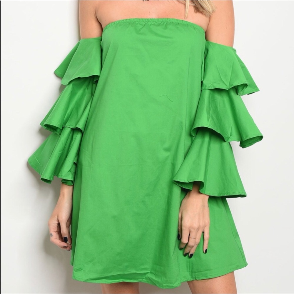 🆕 Red Ruffle Dress 👗 - Picture 4 of 6